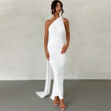 White Metal Ring Backless Pleated Sleeveless Eveming Party Long Dress